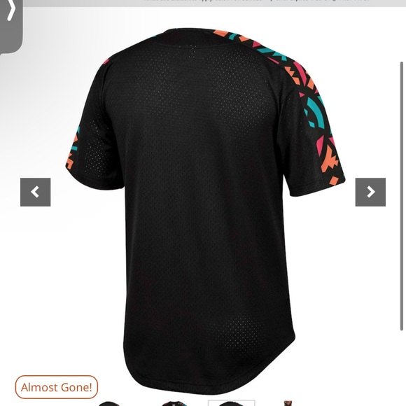 San Antonio Spurs Mitchell & Ness Hardwood Classics Mesh Button-Up Shirt, NWT - Picture 2 of 5